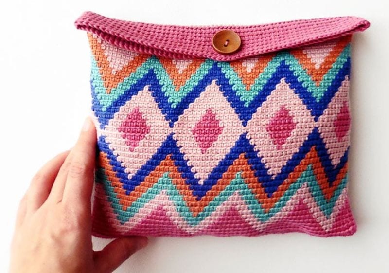 Tapestry Cosmetic Bag Free Crochet Pattern