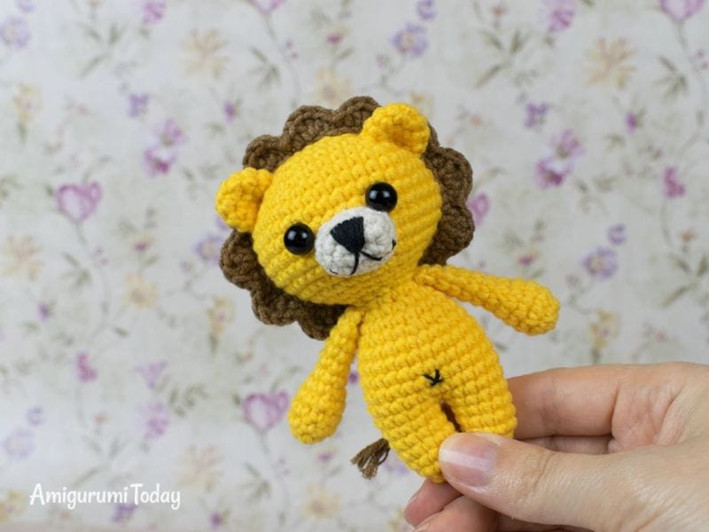 Tiny Lion Free Crochet Pattern